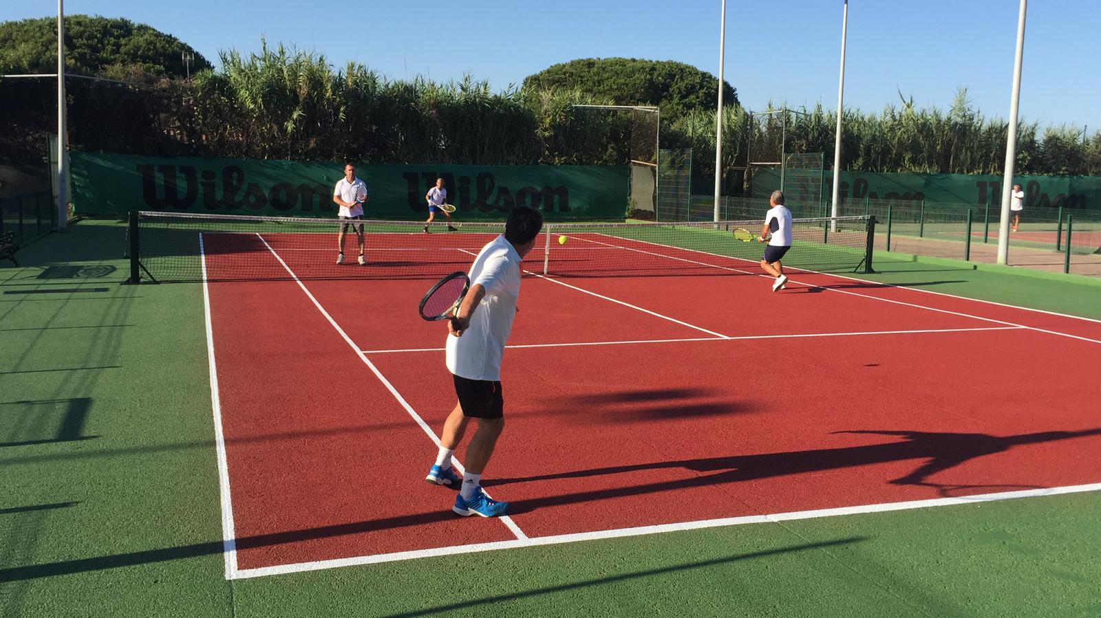 Escuela-de-tenis-y-padel-Club-La-Barrosa Chiclana de la Frontera, Novo Sancti Petri Cádiz.