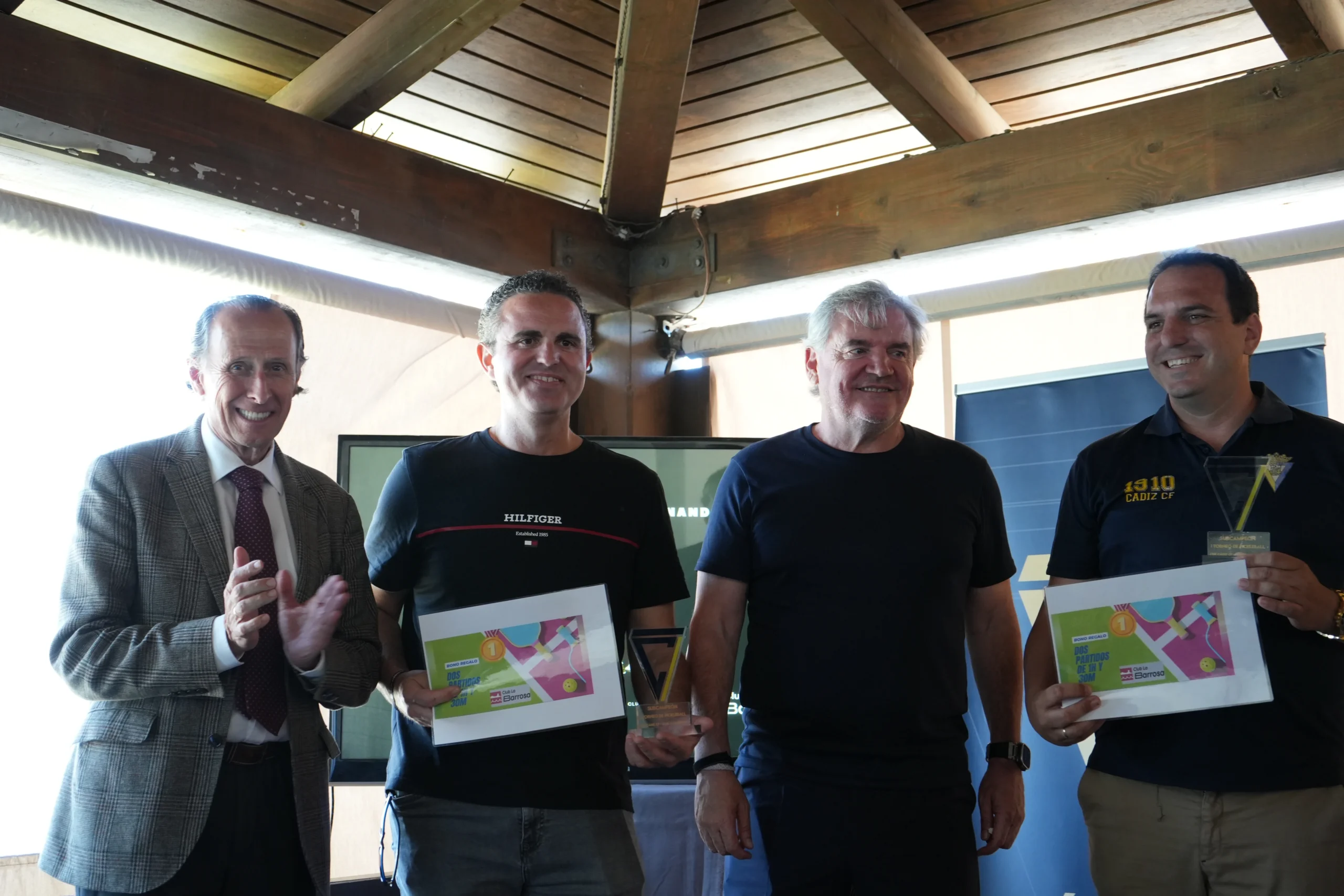 Domingo Méndez y Fernando Molina, subcampeones de pickleball en el torneo del Club La Barrosa con el Club de Empresas Cádiz CF