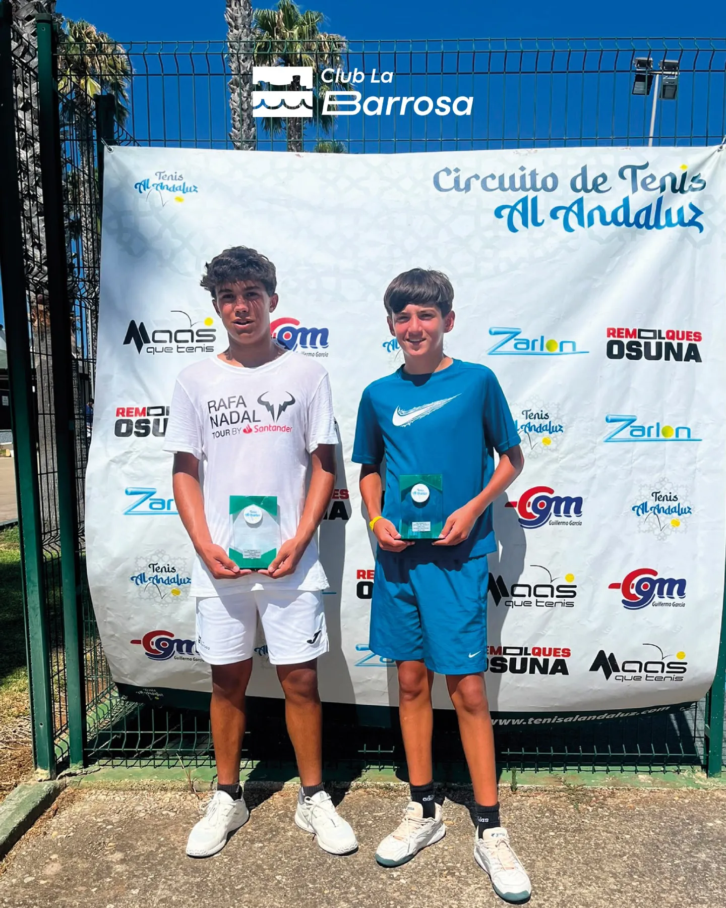 Campeón y finalista cadete masculino en la entrega de premios del Club La Barrosa
